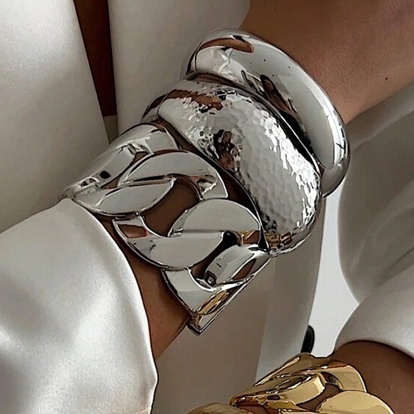 Oversized Chain Link Bangle Bracelet, Exaggerated Hollow Out Wavy Smooth Chunkyy - Picture 4 of 4